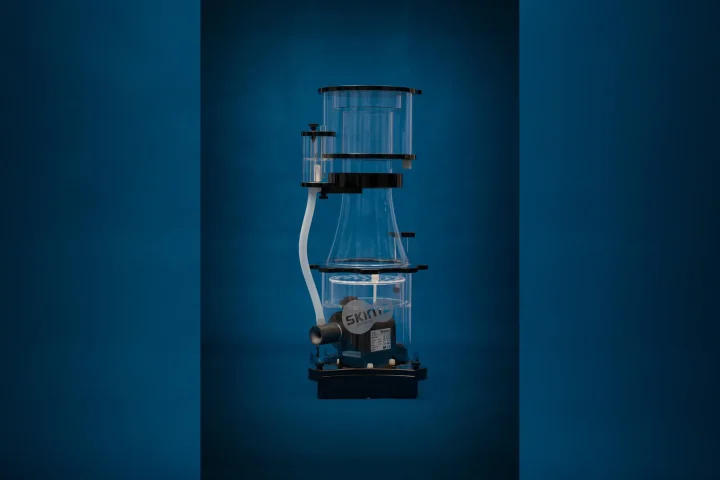 Skimz SC165 protein skimmer, an example of the in-sump skimmers used on reef aquariums
